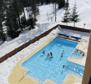 Snowshoe Ski-in & Ski-out at Silvercreek Resort - Family friendly, jacuzzi, hot tub, mountain views, Edray